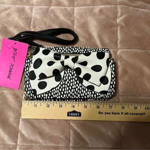 Betsey Johnson NWT Black & White Wristlet/ Wallet